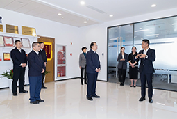 龚正市长走访服务瓦力棋牌(中国)国际等重点企业，真心实意为企解忧、助企增利、促企开展